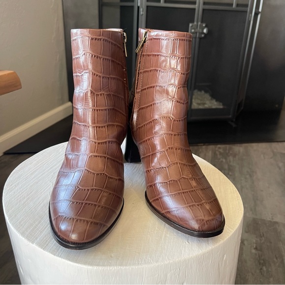 Madewell The Mira Side-Seam Ankle Boot - Picture 12 of 13